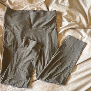 Universal Standard Beige-Gray High-Waisted Leggings